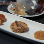 Husacia paštéta foie gras s jablkovo-figovým čatní a brioškou / Na kopci